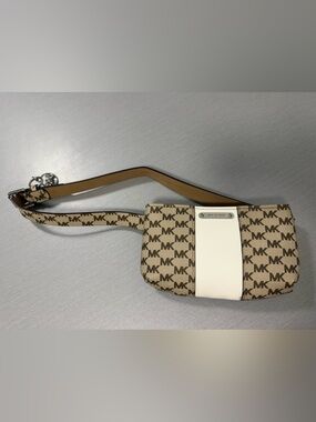 MICHAEL KORS Waist Belt Bag Fanny Pack Beige/White Signature Logo